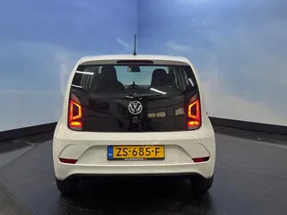 Volkswagen UP! 4