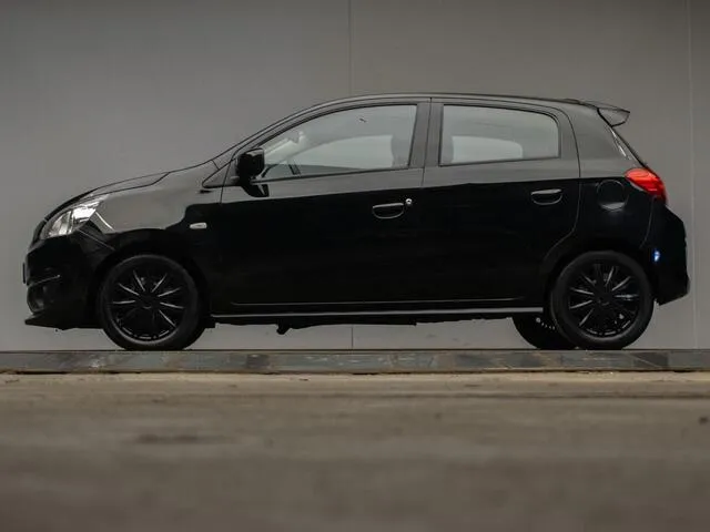Mitsubishi SPACE STAR 1