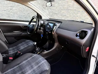 Peugeot 108 6