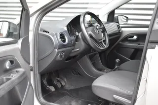 Volkswagen UP! 11